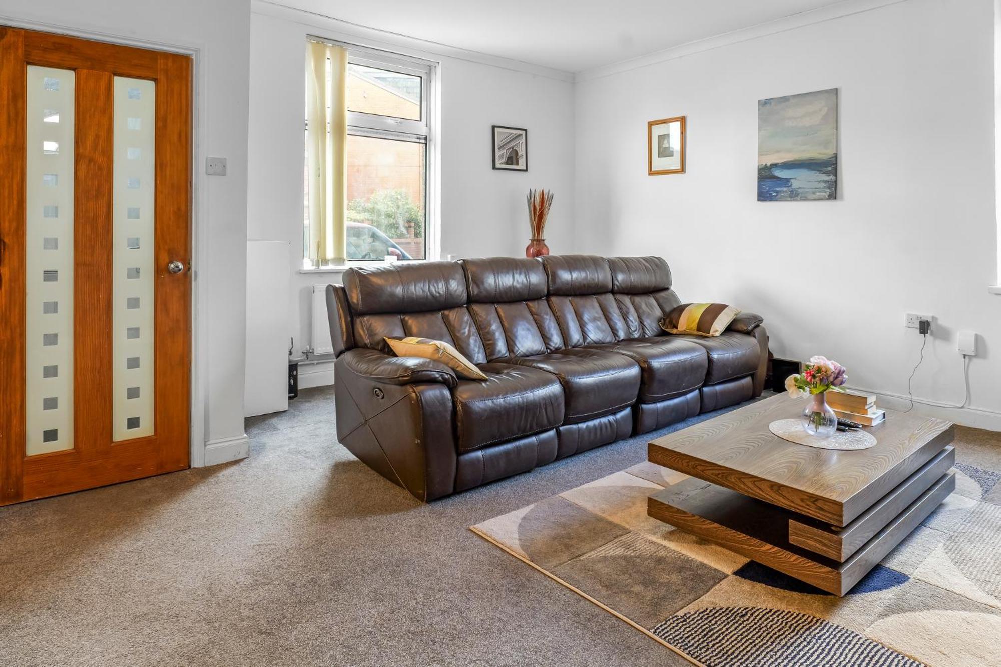 Rochdale 3 Bedroom House 2 Bath With Free Parking Sleeps 7 외부 사진