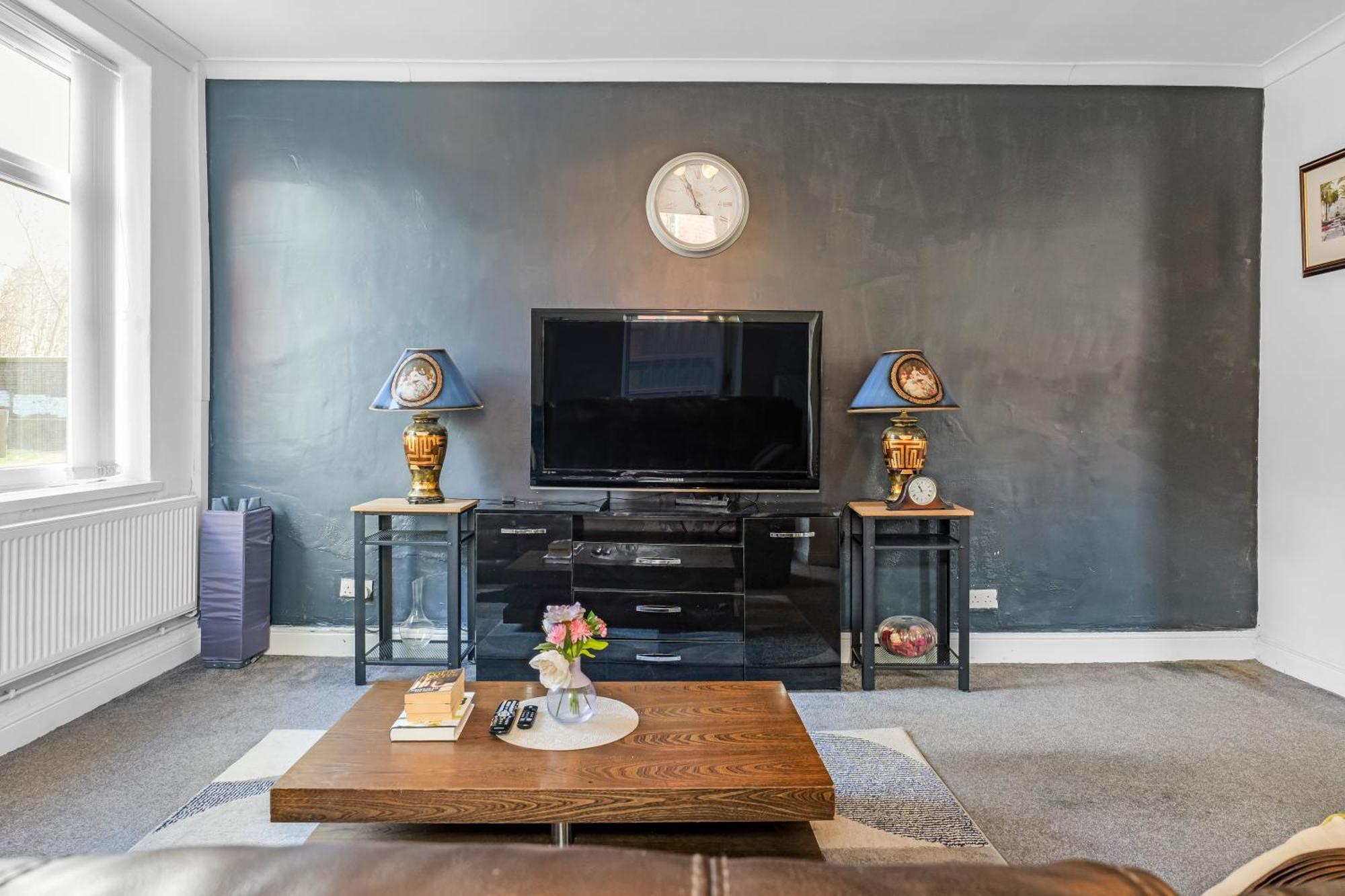 Rochdale 3 Bedroom House 2 Bath With Free Parking Sleeps 7 외부 사진