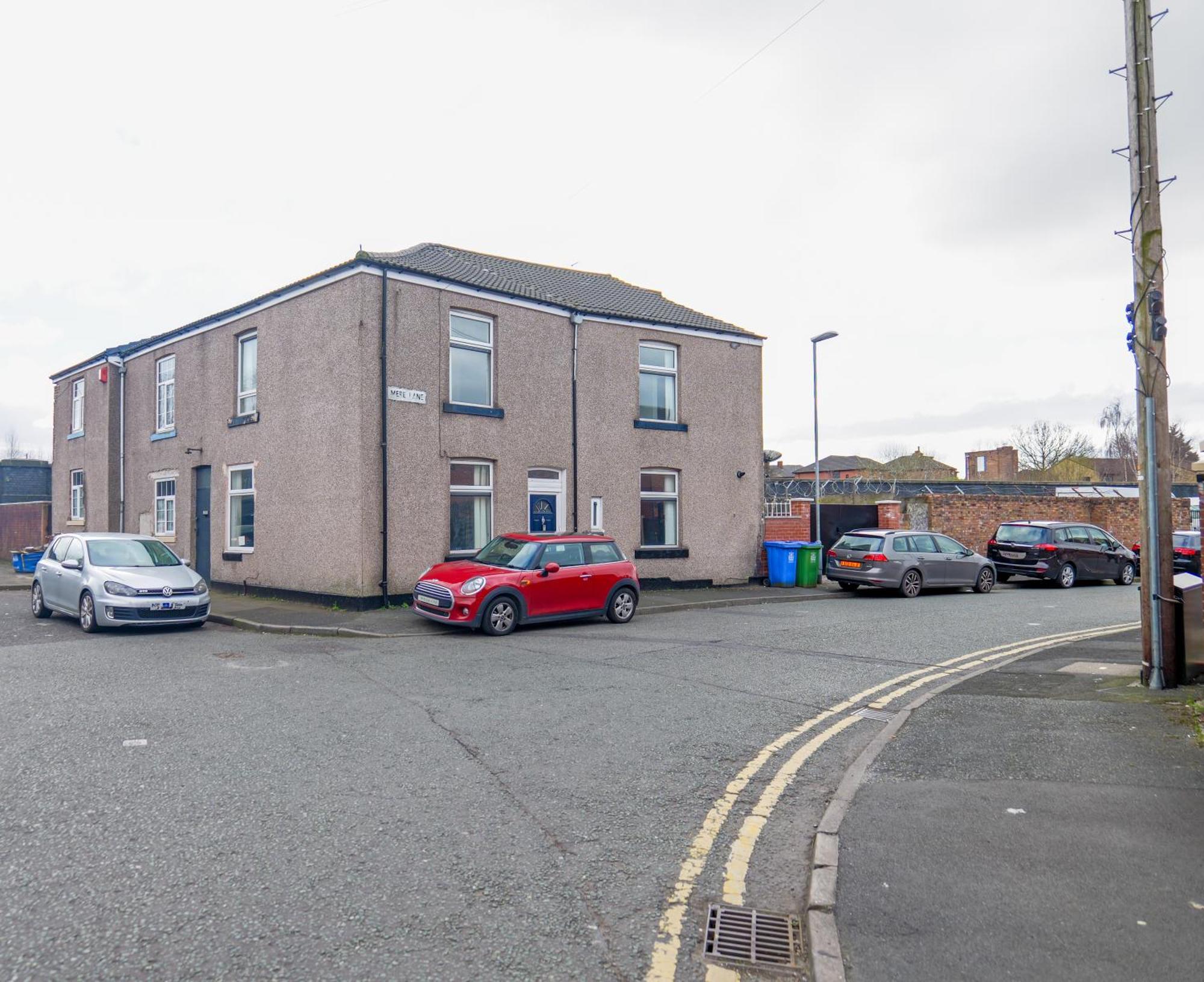 Rochdale 3 Bedroom House 2 Bath With Free Parking Sleeps 7 외부 사진