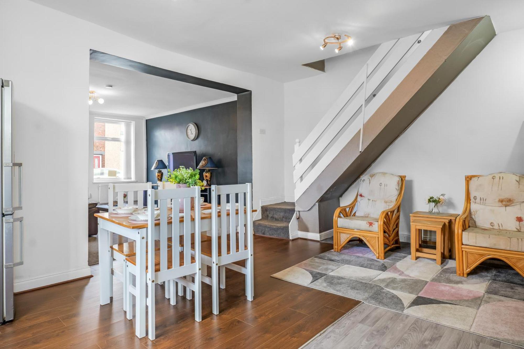 Rochdale 3 Bedroom House 2 Bath With Free Parking Sleeps 7 외부 사진